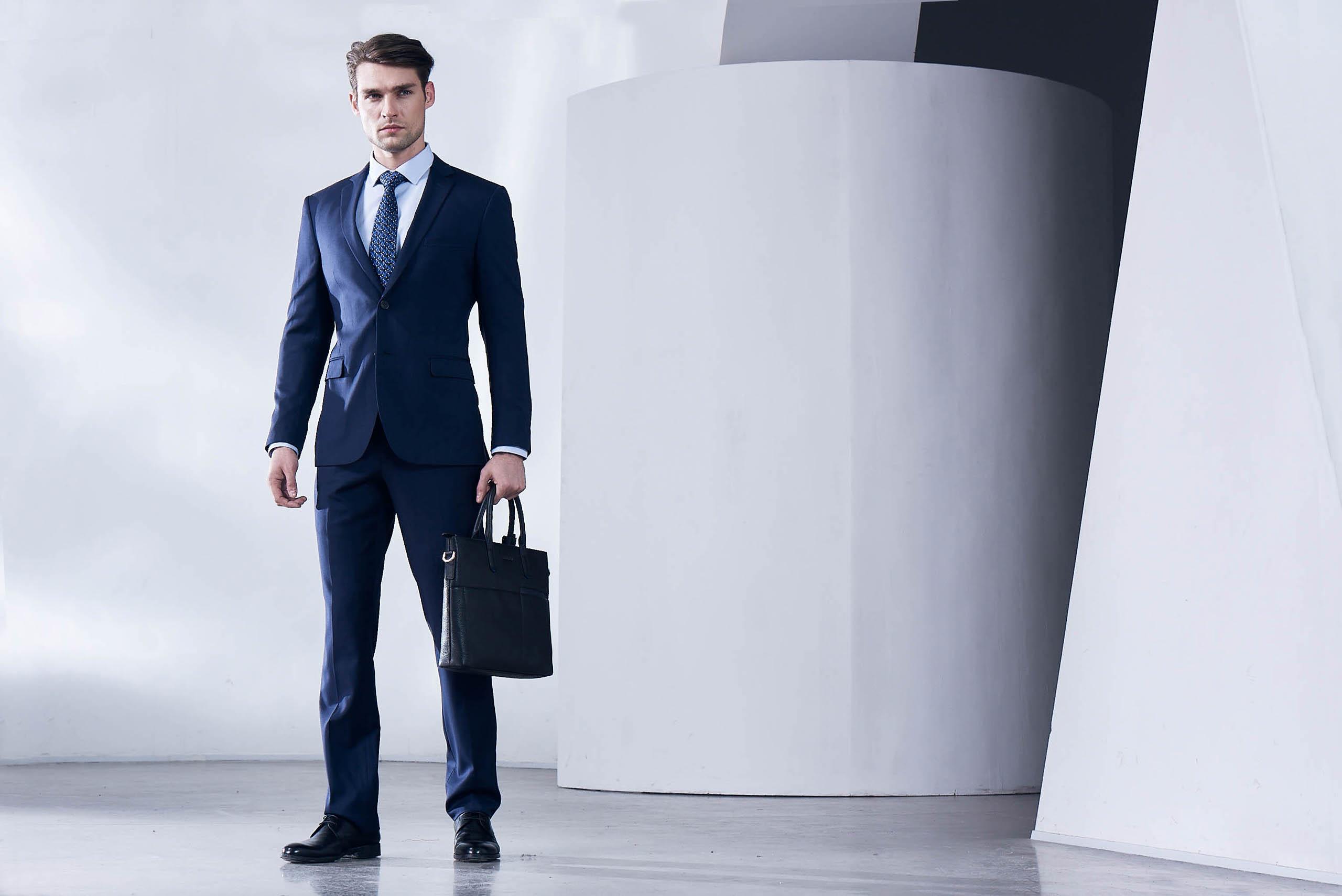 金利来实体店西装多少钱,男士羊毛西装套装金利来