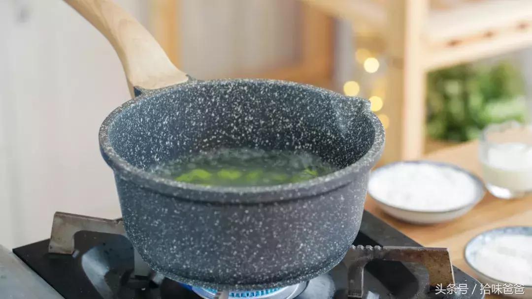 儿童手工制作米线,小宝宝做的米线真好吃