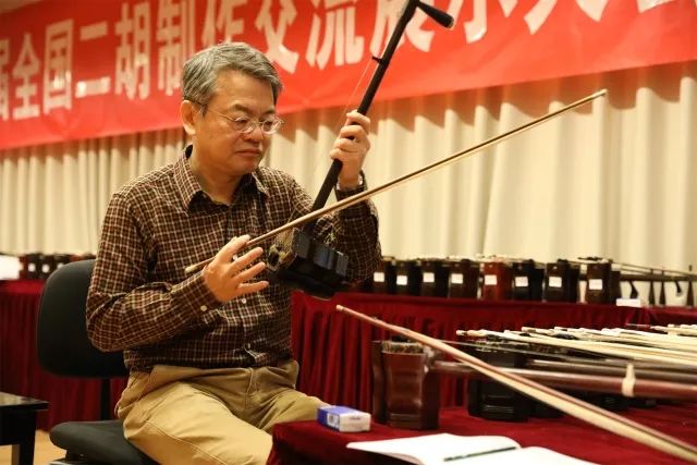 七十一把胡琴角逐中国好二胡,民族乐器绽放大国工匠精神!