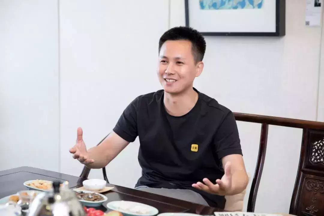 读懂社交电商，才能读懂这个帝国时代｜肖尚略对话胡文钦