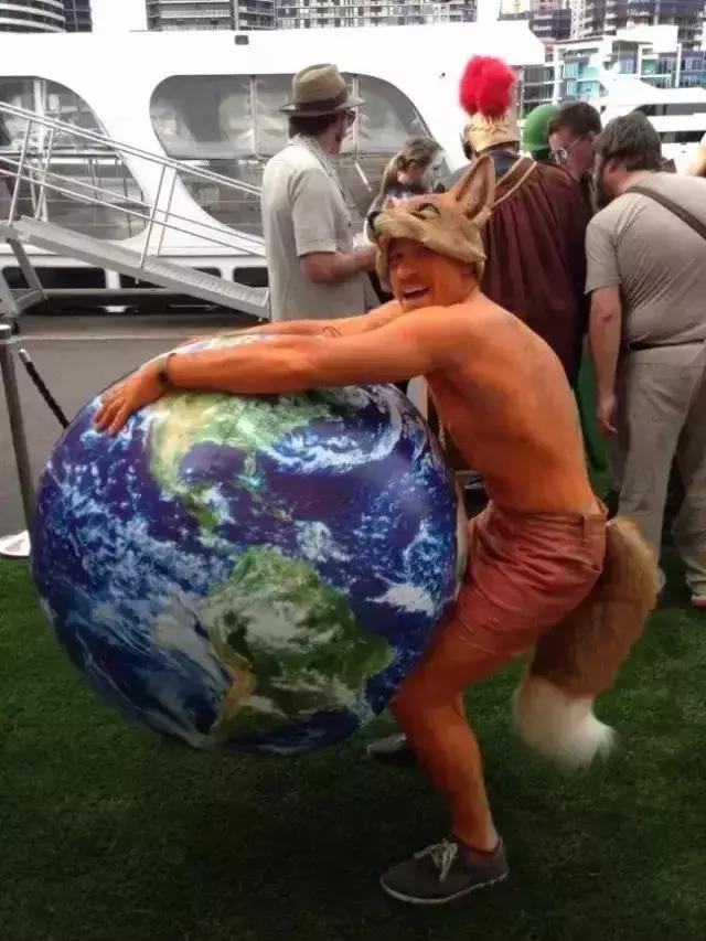 传说中的qj了地球……这波骚操作实在666！