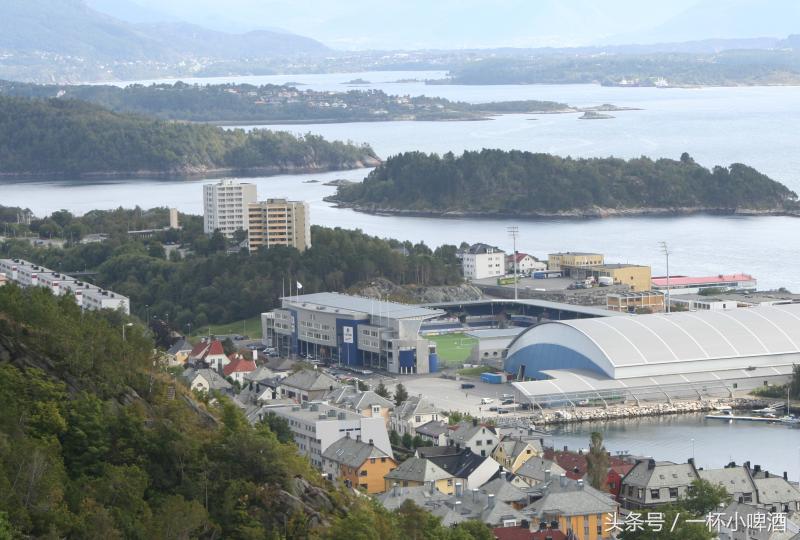 挪威绝美足球场,挪威诺夫顿岛球场