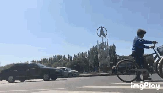 别了!包头极具地标性的雕塑之一北方奔驰“旋律”