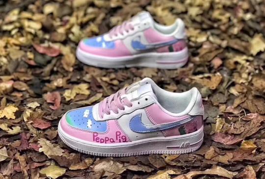 杨幂李易峰撞衫迪丽热巴杨颖也入同款！小猪佩奇T恤才是时髦必备