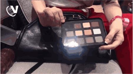 戚薇的双眼皮是埋线还是割的,戚薇割的双眼皮什么形状