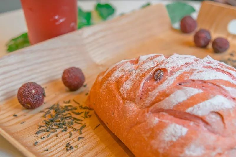 魔都第2家奈雪终于开了，还带来霸气杨梅，喝了会上瘾！