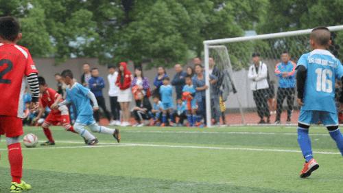 为孩子种下足球的梦想,作为家长一定要支持孩子足球梦