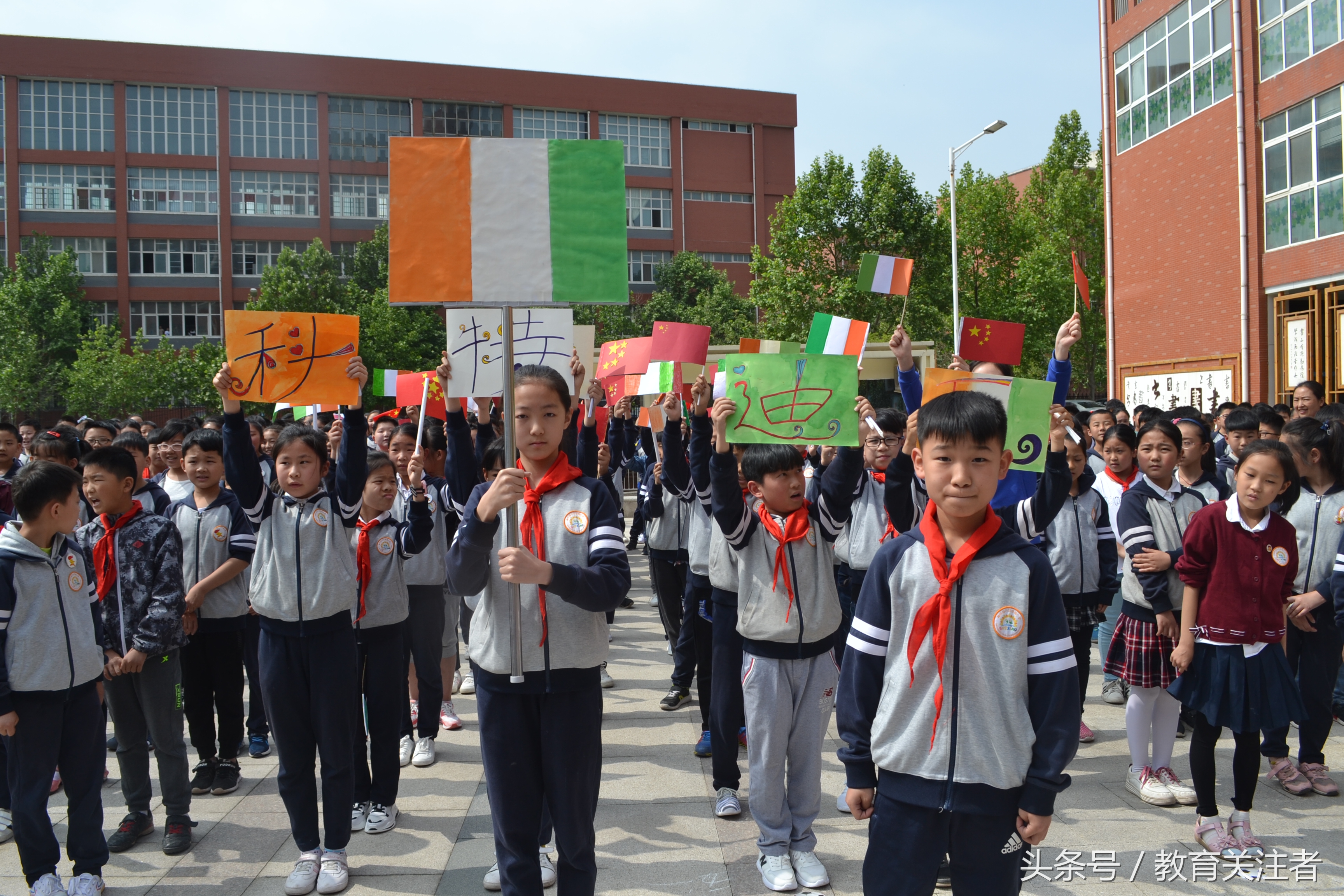郑州经开区艺术小学足球队,郑州大学路小学足球开幕式