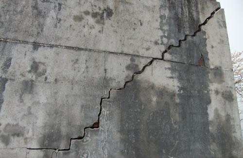 砼结构裂缝产生原因及处理方法,混凝土施工裂缝成因及防治措施