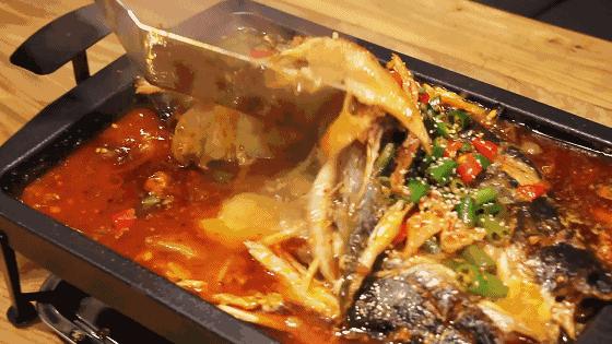 穿梭于苏城的猫大侠，举着鱼票正到处找你！