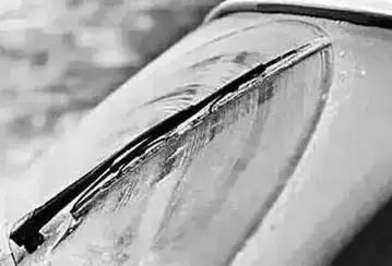 雨刮器向上刮异响怎么回事,雨刮器刮玻璃异响解决方法