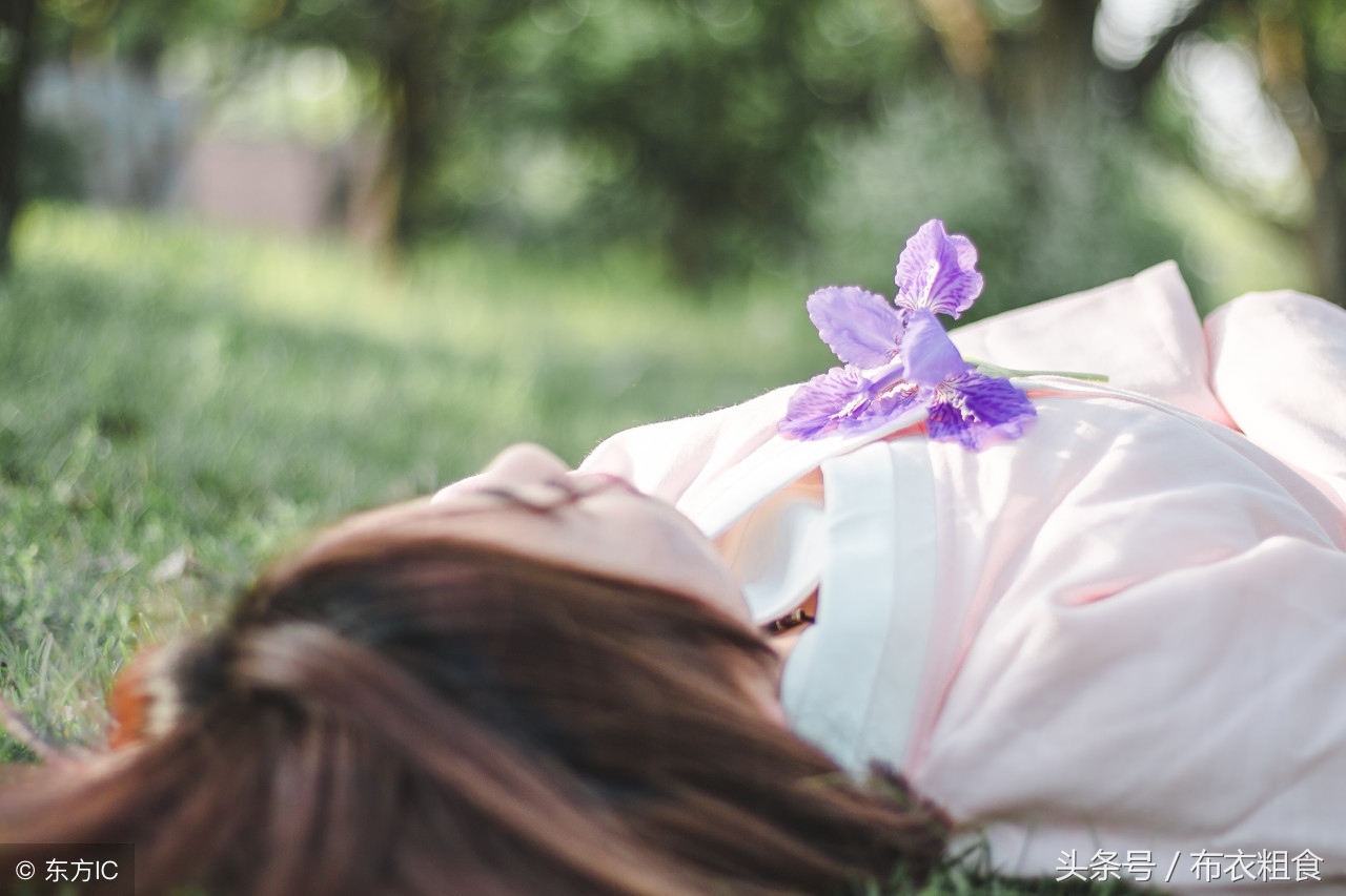 不能在一起只能把你藏在心里,有些人在一起一辈子也走不进心里