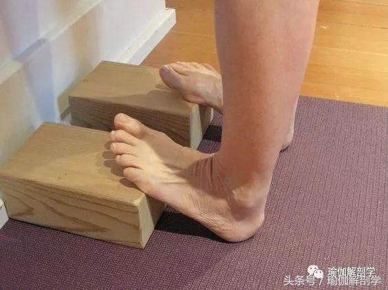 小腿粗壮一招搞定,小腿粗壮僵硬三个动作