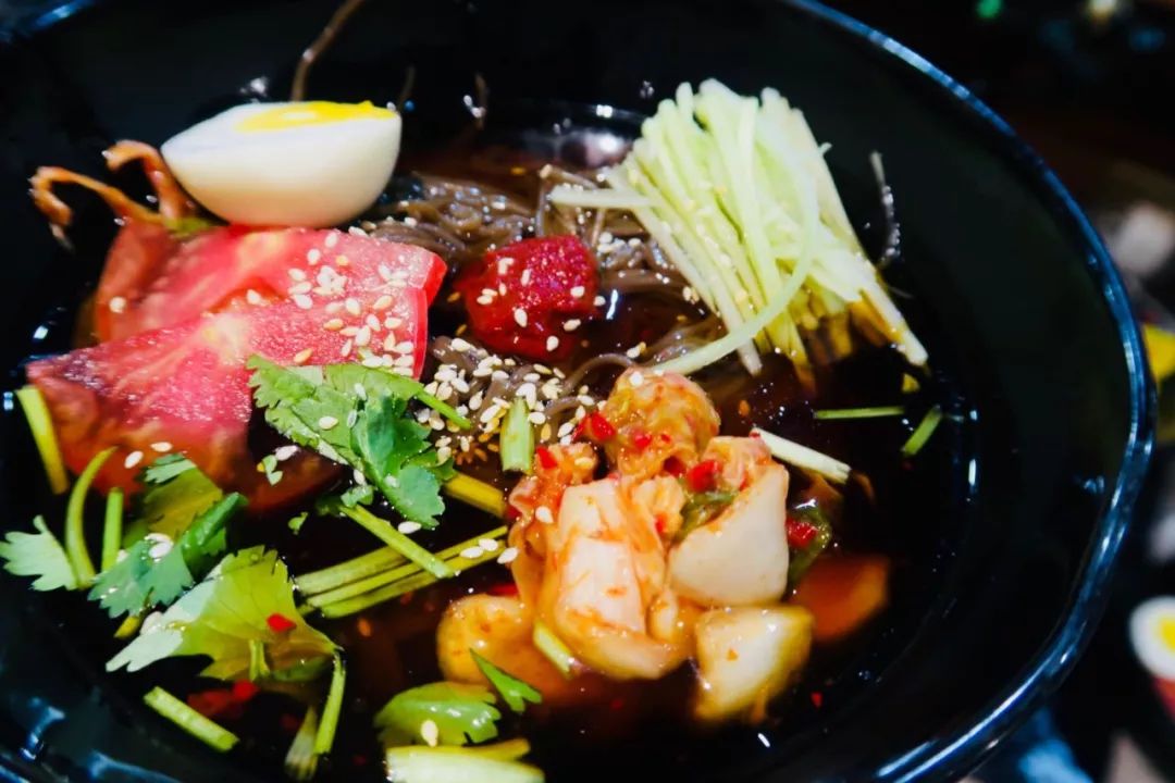 东北汗蒸正宗做法,汗蒸房里特色小吃的制作方法