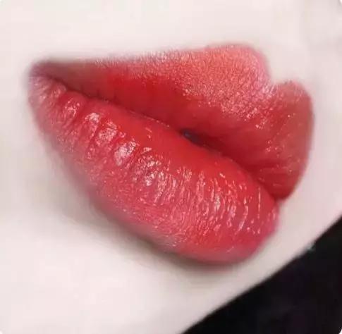 必备十支口红超级显白,夏季显白必备裸色口红平价