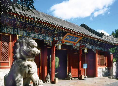 同一个建筑设计师，为何清华校园洋味十足，北大为中式建筑？