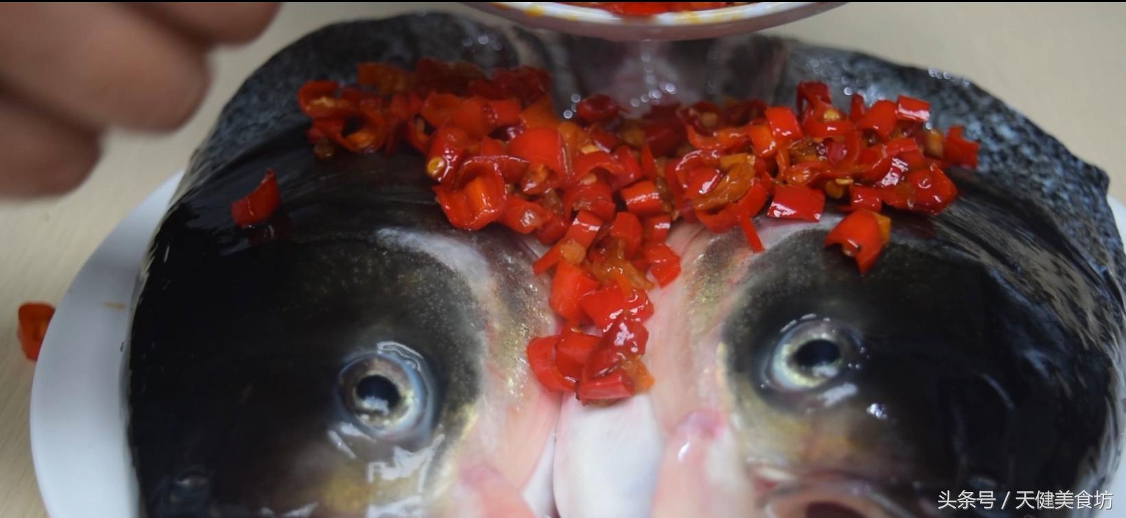 正宗的剁椒鱼头怎么做最好吃,今天分享一个剁椒鱼头的做法