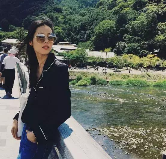 按脸型选墨镜最全指南,教你按自己的脸型来选择时尚眼镜