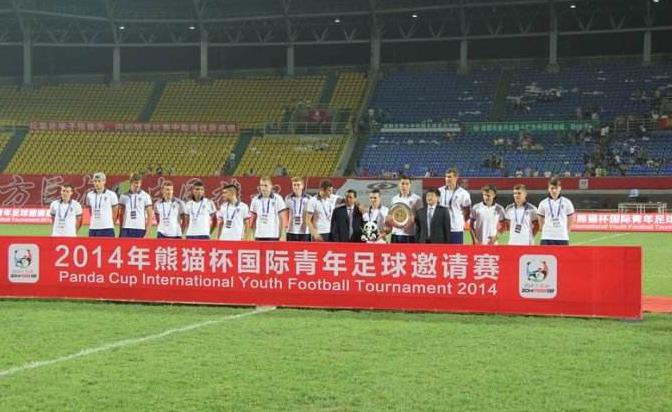 主队怒批“菜地”球场，为鸡肋赛维护！球迷：熊猫“面子”球场