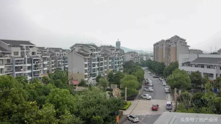 惨淡！东山降价22万无人问津！去年300万不舍得买，今年竟没人要