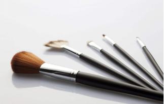 水光肌用什么粉底最好,想要底妆完美必须做好妆前保湿