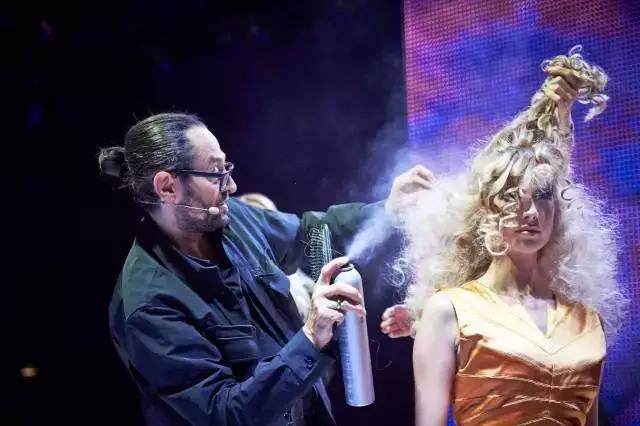 为啥理发店师傅叫tony,为啥理发的都是tony老师