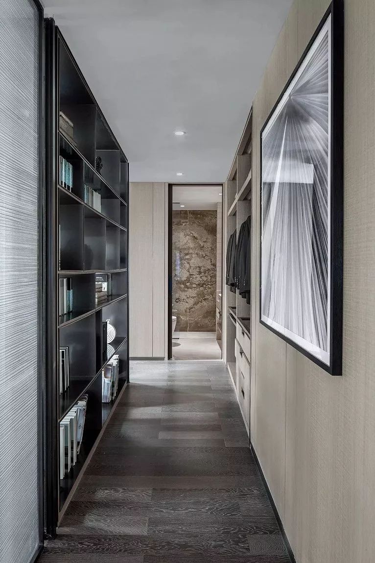 大门面对卫生间门怎么化解,入户大门正对卫生间有什么事