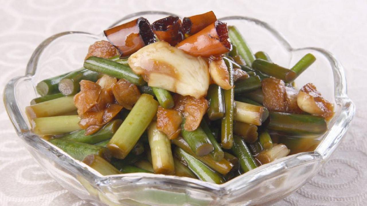 腌黄瓜胡萝卜蒜薹咸菜的做法,教我怎样腌蒜薹