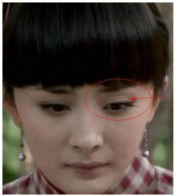 被双眼皮贴坑了的女星们,明星双眼皮李小璐