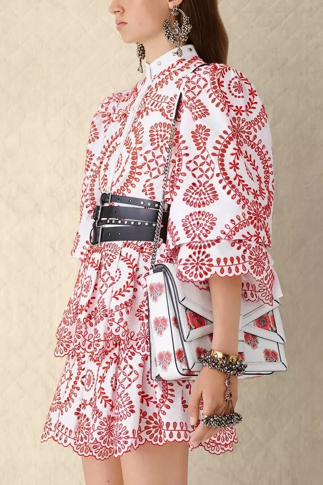 衣服太大太宽可以改吗,衣服太大腰太细