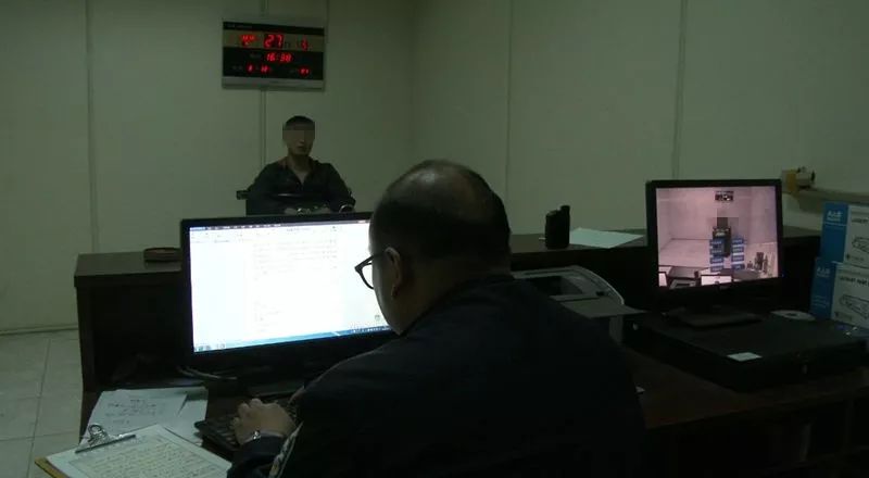 撞人下车查看后没报警离开现场,撞人了车子留在现场人走了