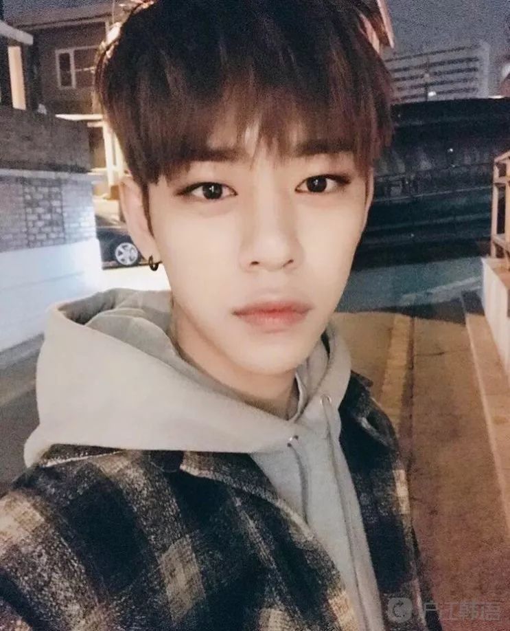 颓废美帅出新高度，你家欧巴也是这么撩的吗？