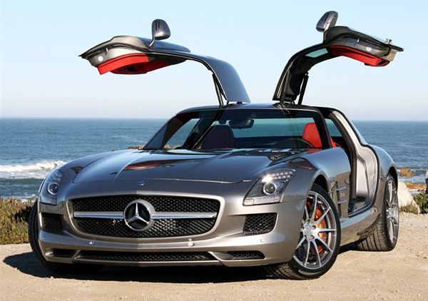 奔驰企业现在怎么样,奔驰公司主要做什么