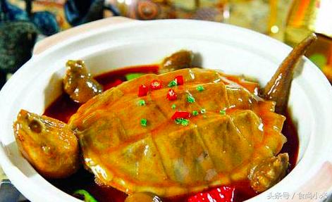 杭州男子钓10斤重鱼,浙江杭州男子钓到近70斤重大鱼