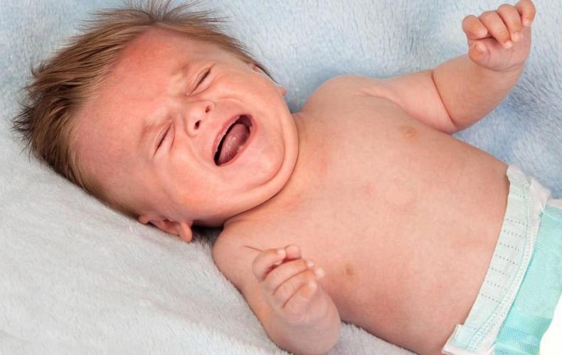 宝宝晚上易惊醒是怎么回事,宝宝夜里易惊醒必须搞清楚原因