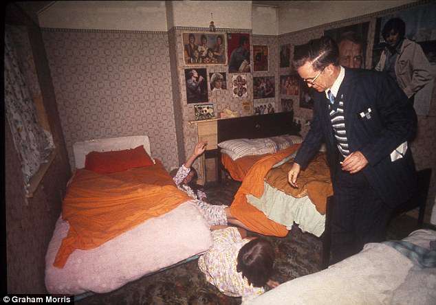 令人尊敬的科学家，他遇到了什么，竟然成了英国最知名的捉鬼者！