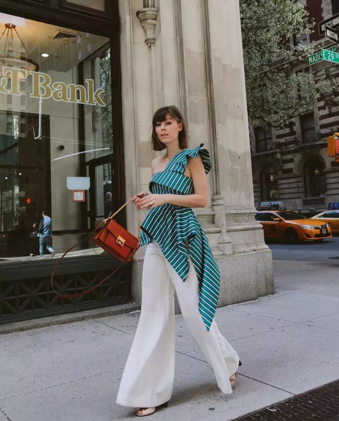 阔腿裤穿着舒服上身又显瘦又大方,超难看的阔腿裤怎样搭配