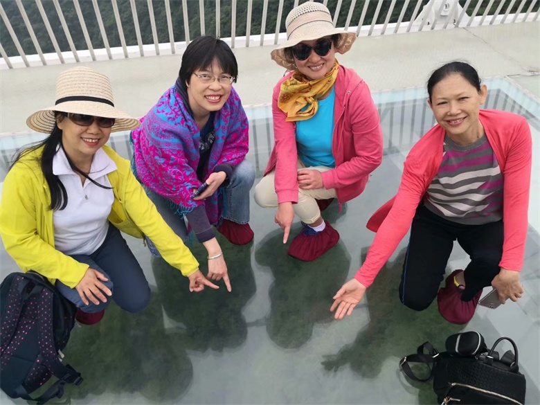 香港人组团游张家界,姐妹相约张家界三日游