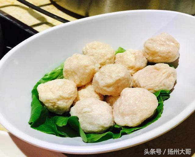 贵州吃的生猛美食,在贵州苗寨吃酸汤鱼