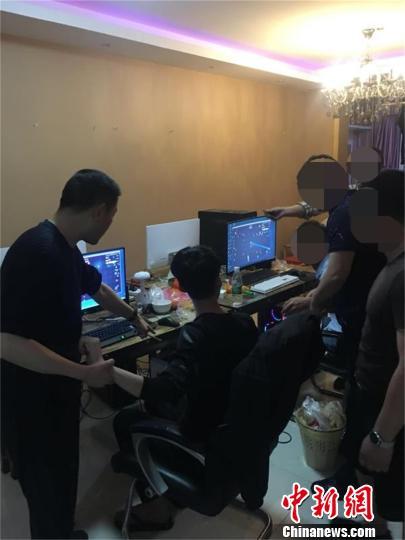 湖北襄阳破“绝地求生”游戏外挂案：跨六省抓获11名嫌犯