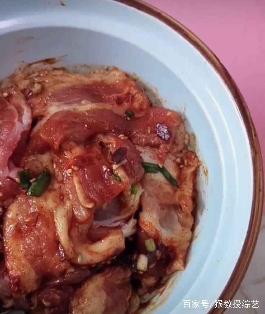 老东北美食韩式烤五花肉,韩国首尔街头美食韩式烤五花肉