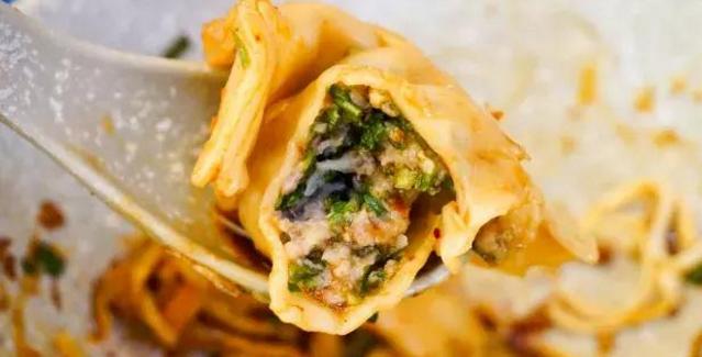 这家馄饨店吃起脆感十足,烧麦小笼包馄饨生煎