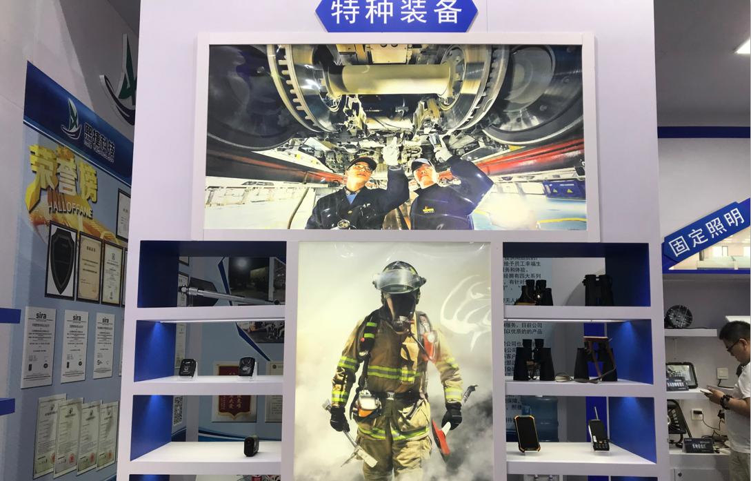 众星齐聚珠海航展,警博会新式装备
