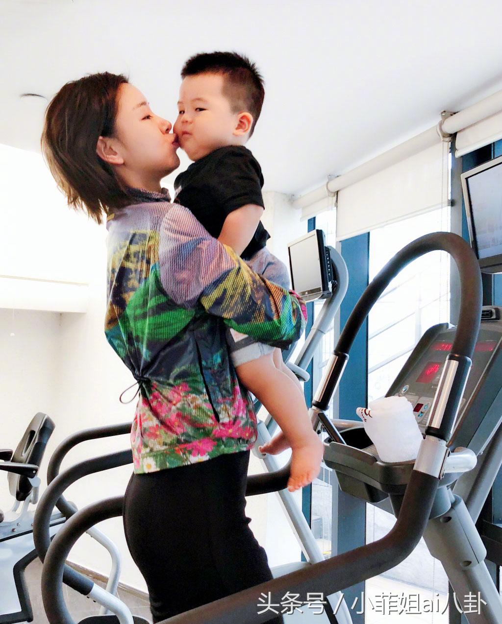 王雷李小萌恩爱夫妻日常生活,李小萌王雷夫妻视频片段