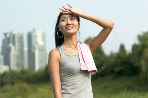 总爱出汗什么意思,容易出汗而且出汗量多是什么原因