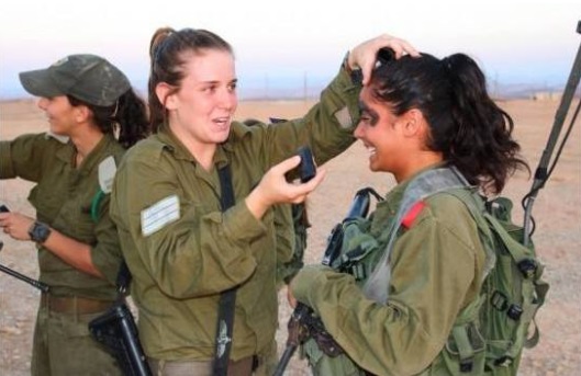 战场上女兵有什么作用,战场遇到女兵怎么处置