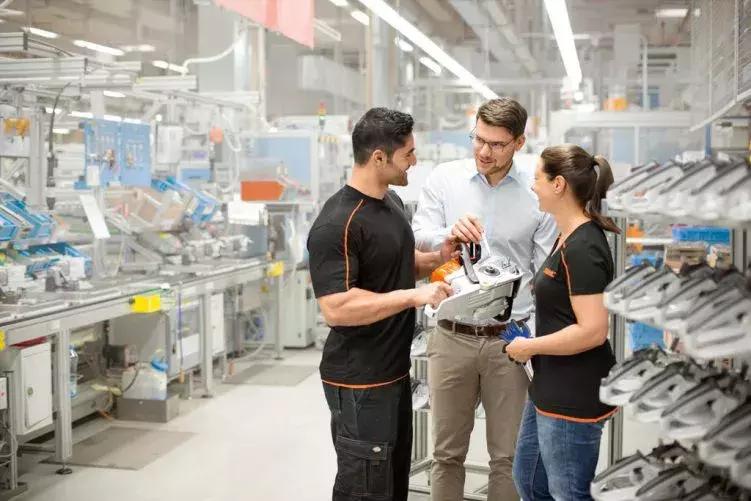 园林行业足球邀请赛冠名赞助商斯蒂尔总经理王兆刚：球场上的我们