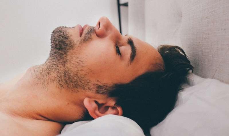 睡眠快速眼动期和非快速眼动期,快速眼动和浅睡眠哪个好