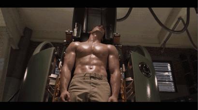 因性感胸肌，被黑粉称“甜心大胸”，美队凭什么成为复联老大？