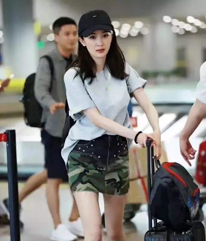 T恤+裙子，2019超时髦搭配